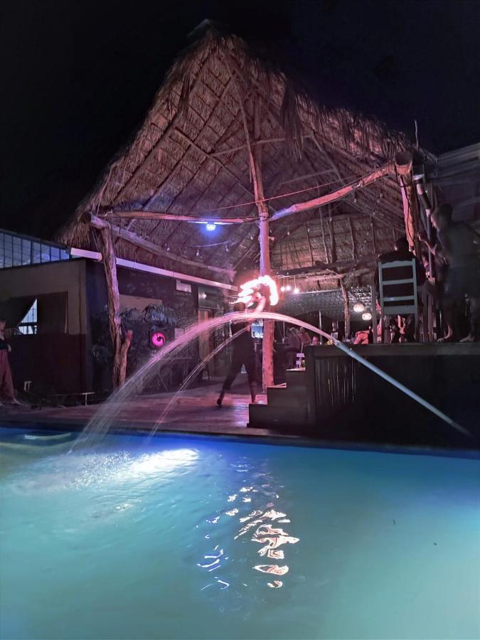 Raindance Vandrarhem Santa Cruz Exteriör bild